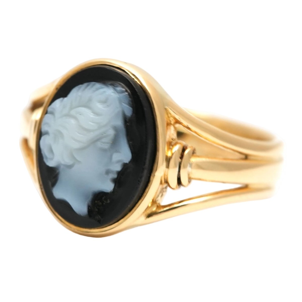 Bague en or jaune et camée - Castafiore