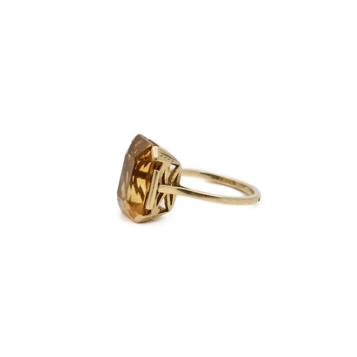 Bague en or jaune et citrine à pans coupés - Castafiore