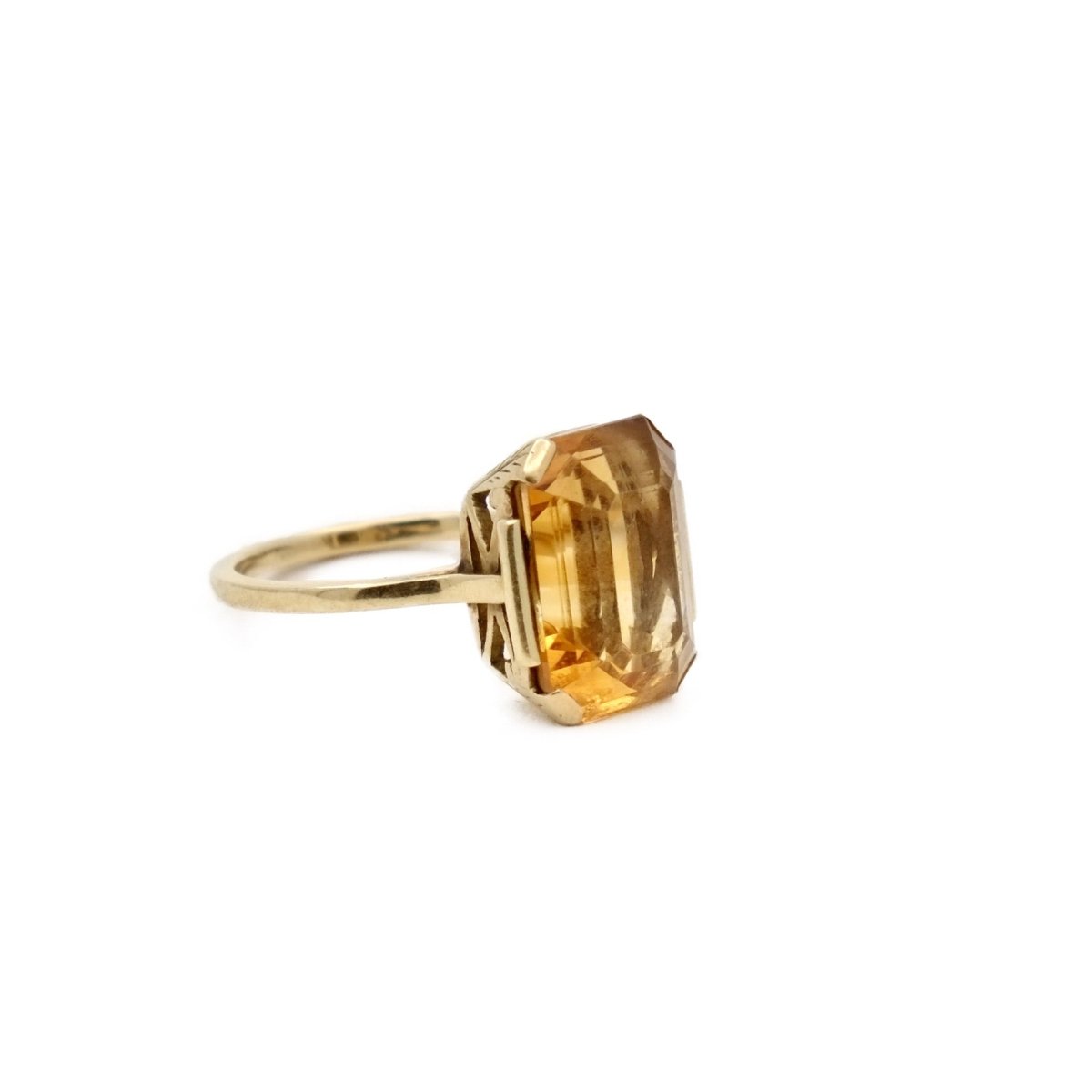 Bague en or jaune et citrine à pans coupés - Castafiore