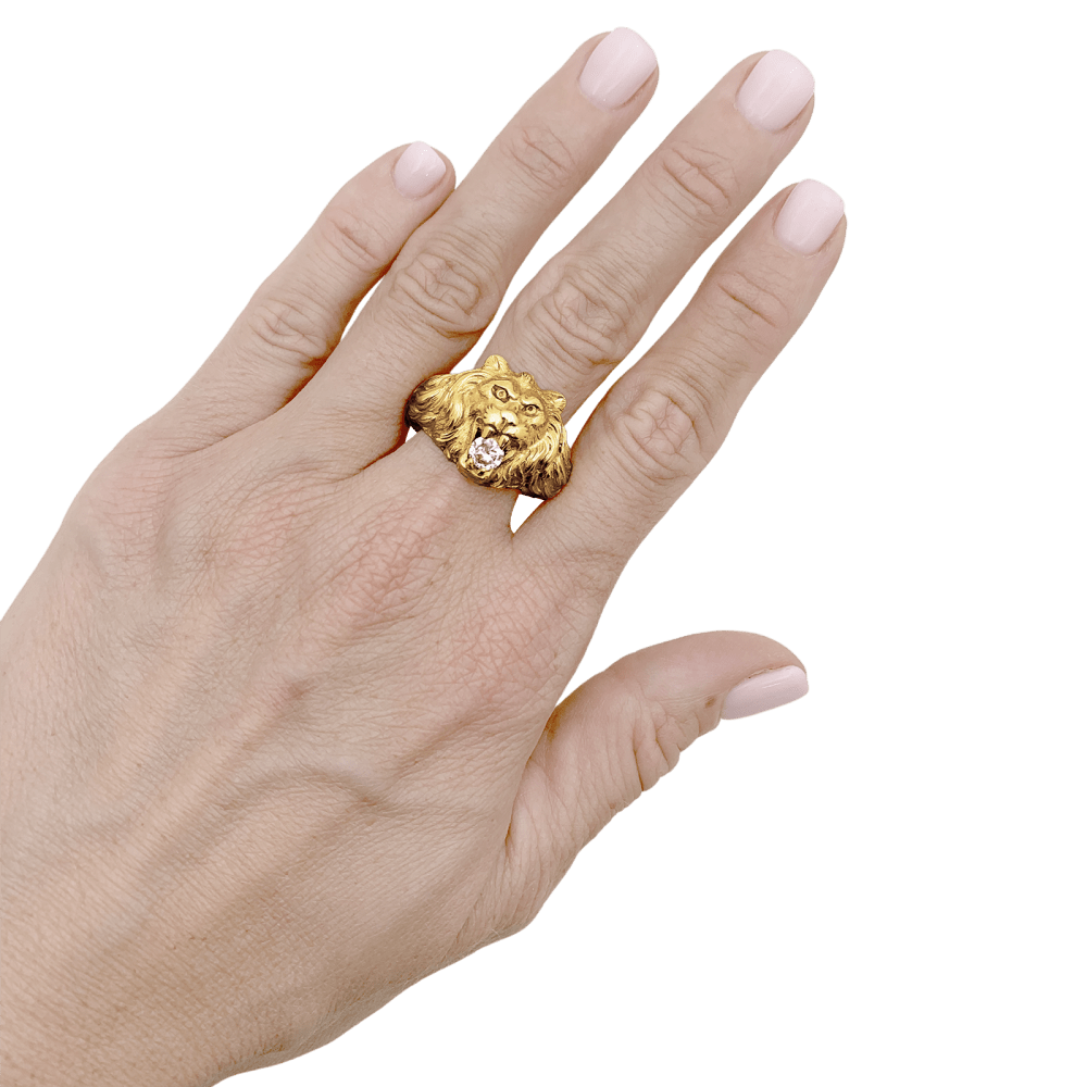 Ring "Lion", yellow gold, diamond.