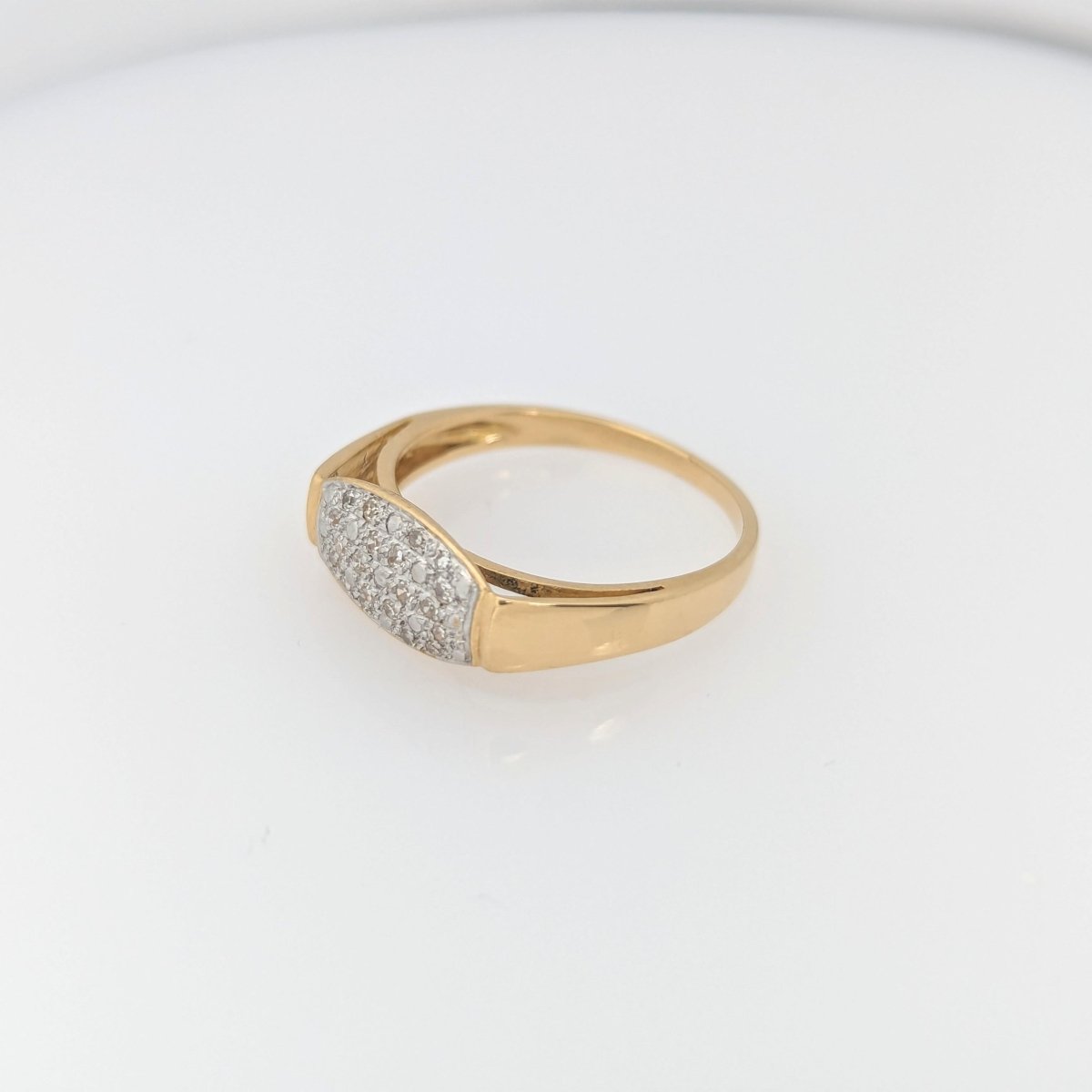 Bague en or jaune et diamants - Castafiore