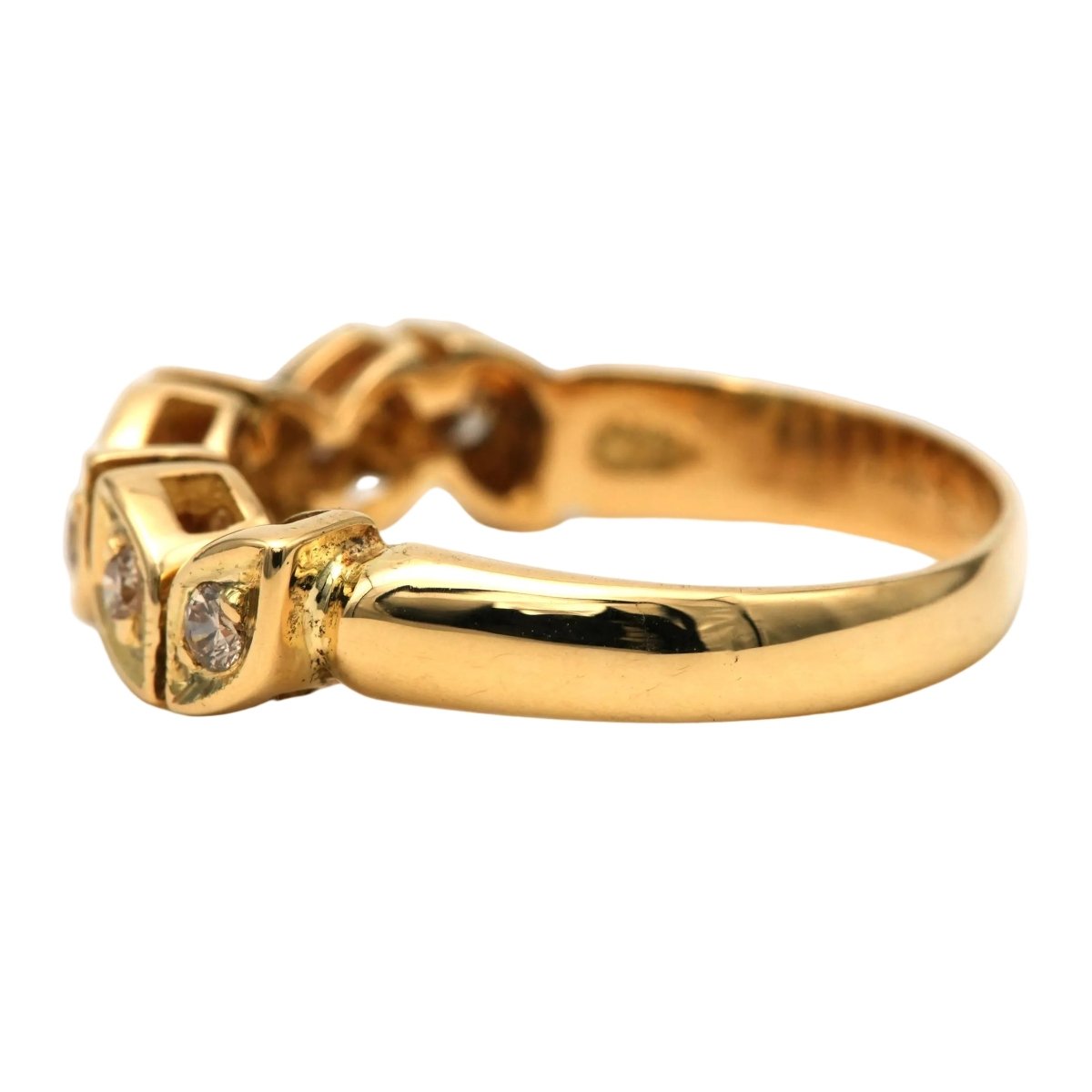 Ring at yellow gold and diamonds