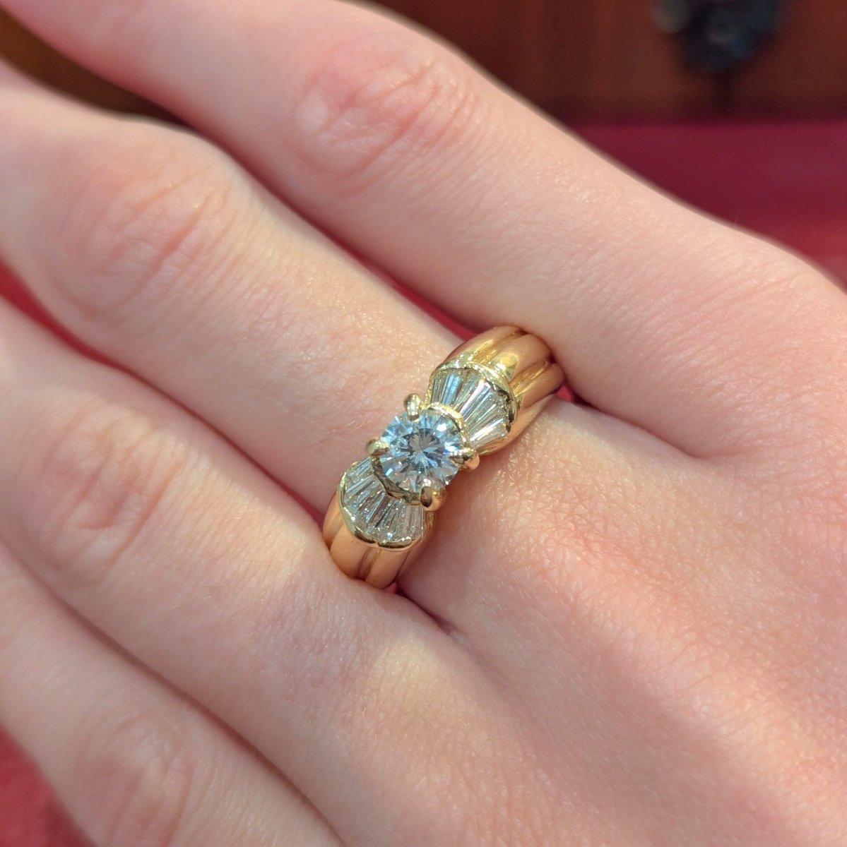 Bague en or jaune et diamants - Castafiore