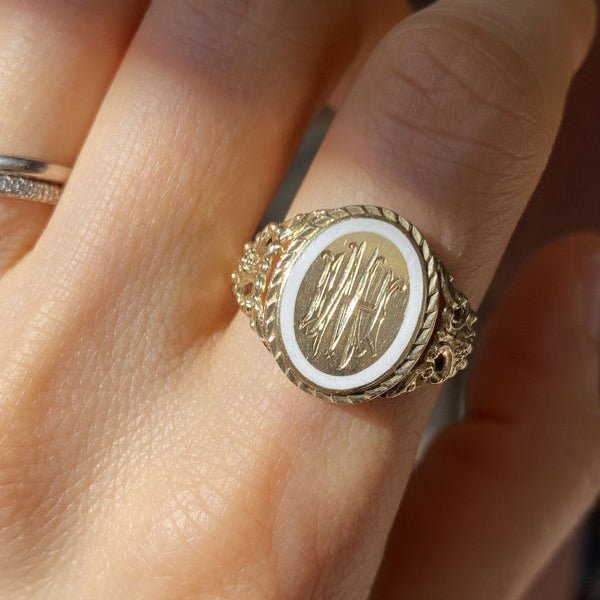 Bague en or jaune et émail - Castafiore