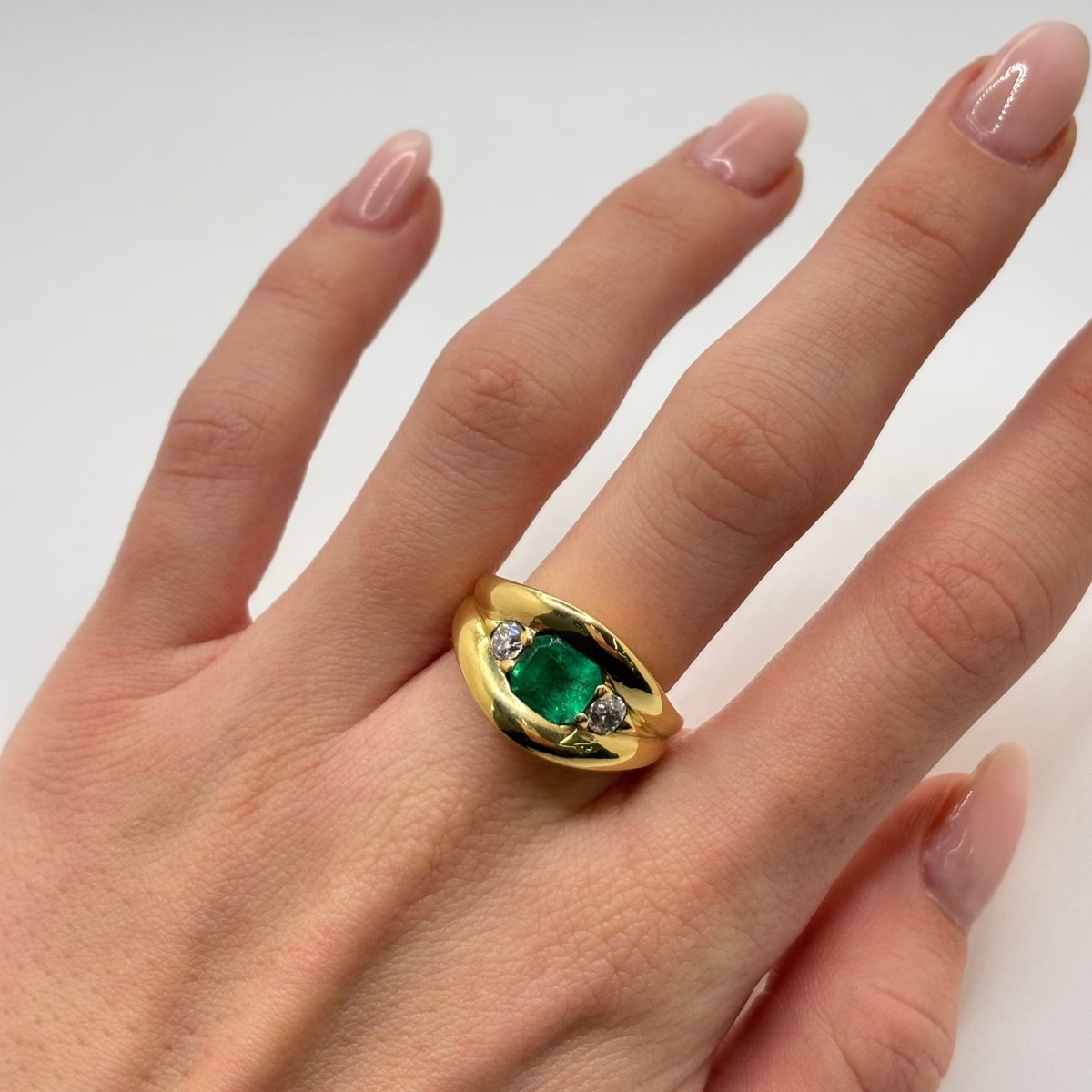 Bague en or jaune et émeraude - Castafiore