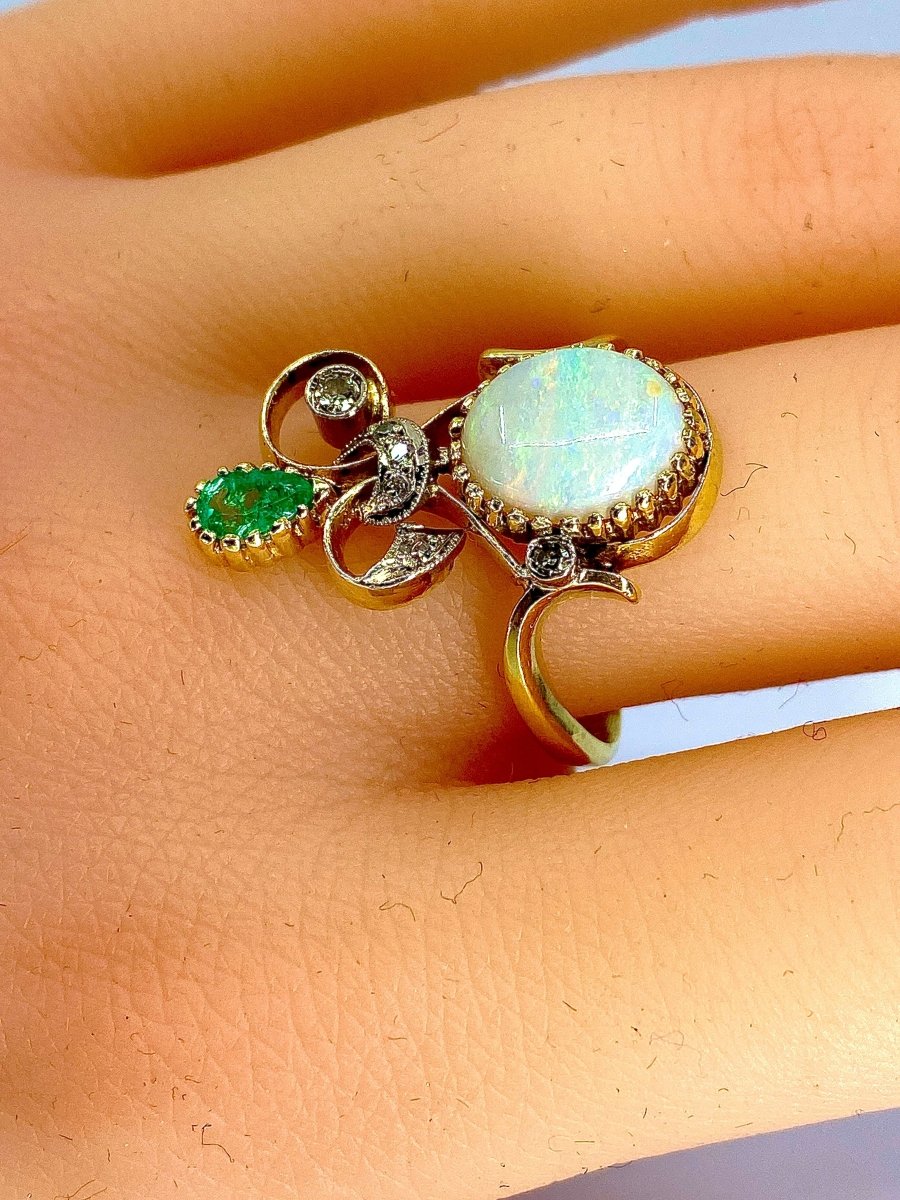 Bague en or jaune et or blanc 18 carats en opale, émeraude et diamants - Castafiore