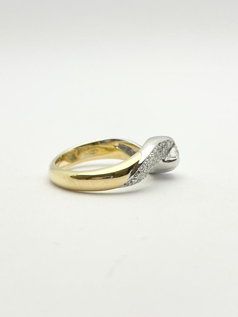 Bague en or jaune et or blanc avec diamant - Castafiore