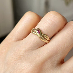 Bague en or jaune et rubis - Castafiore