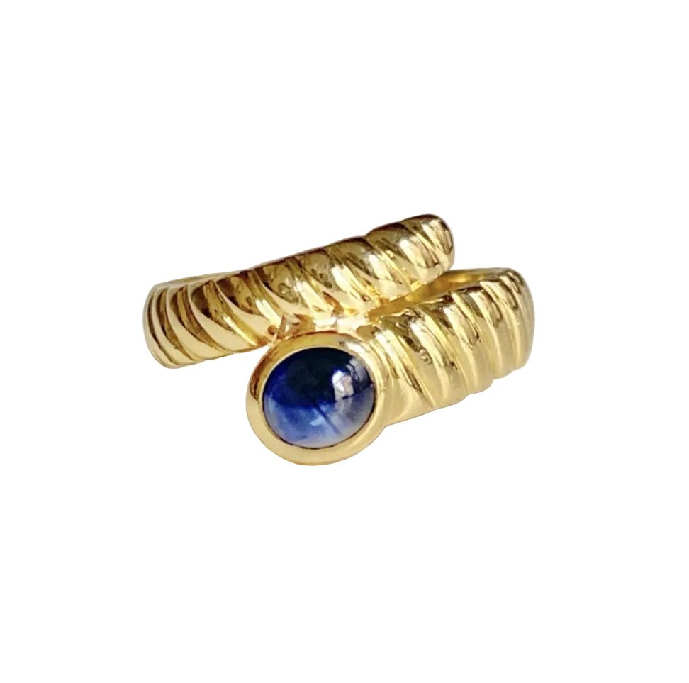 Bague en or jaune et saphir - Castafiore