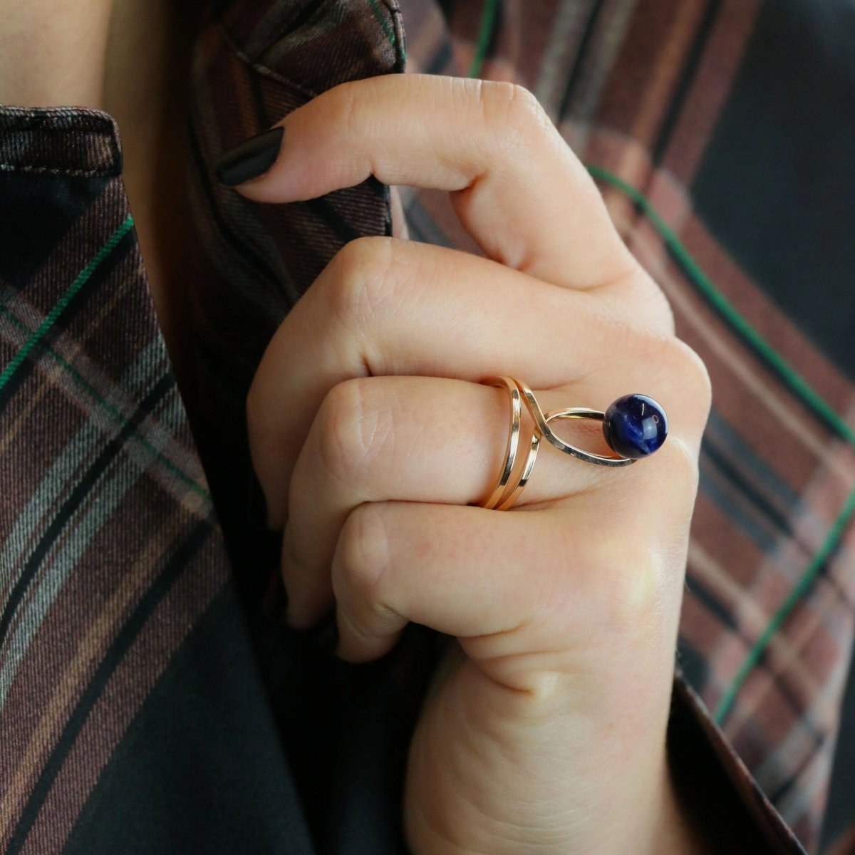 Bague en or jaune et sodalite - Castafiore
