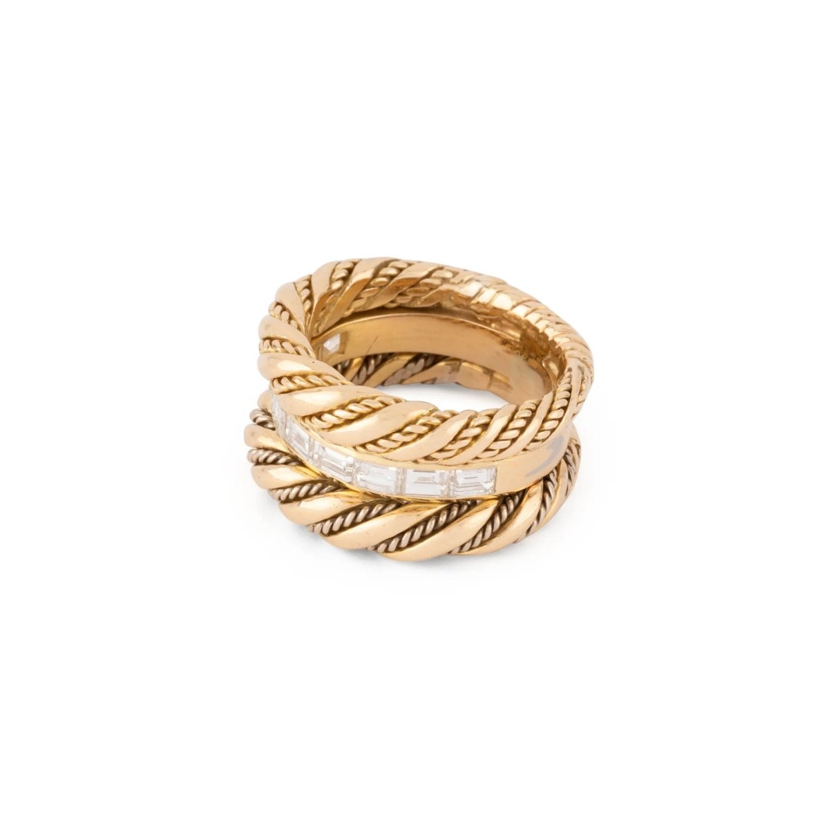 Bague en or jaune godronné sertie de diamant baguette - Castafiore