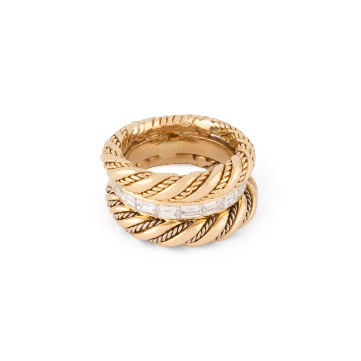 Bague en or jaune godronné sertie de diamant baguette - Castafiore