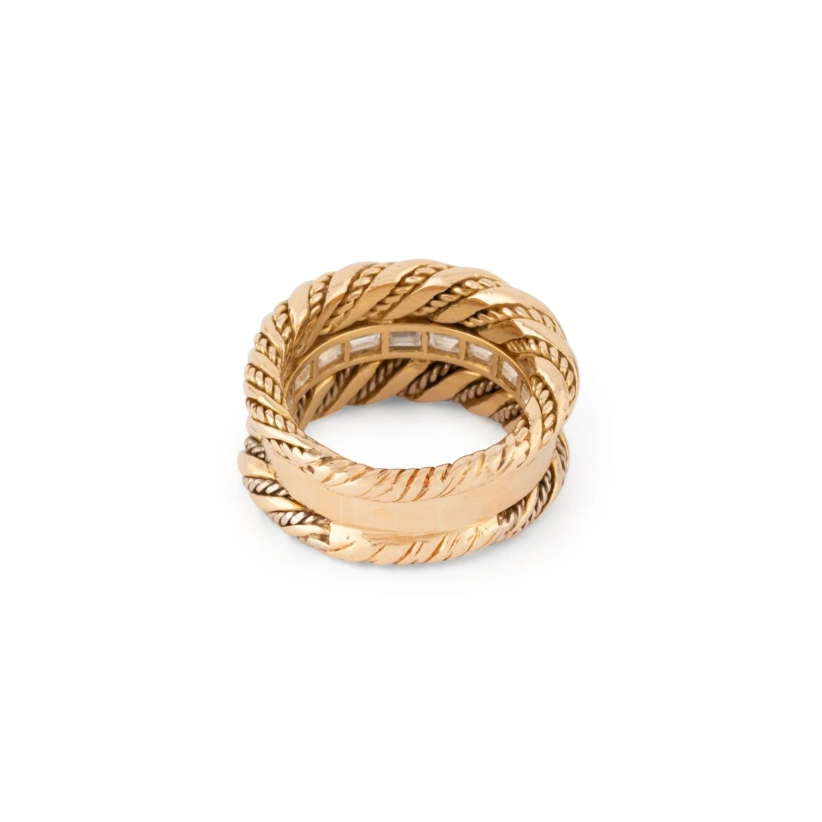 Bague en or jaune godronné sertie de diamant baguette - Castafiore
