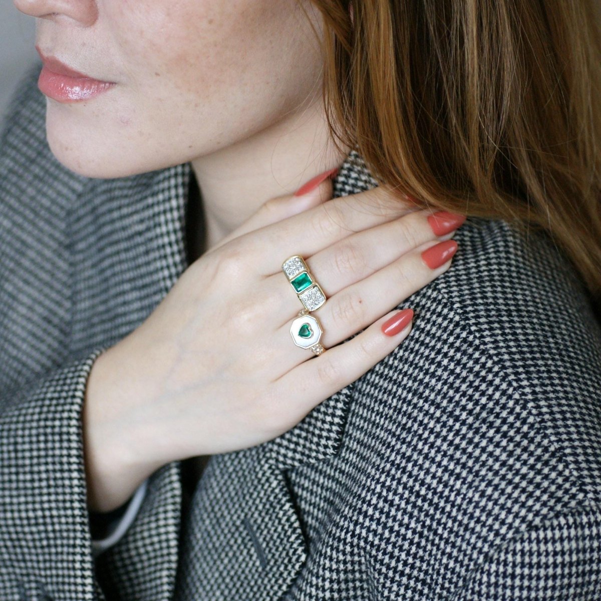 Bague en or jaune, or blanc, émeraude, et diamants - Castafiore