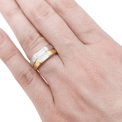 Bague en or jaune, or blanc et diamants - Castafiore