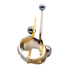 Bague en or jaune, or blanc, perles, essences boisées et diamants - Castafiore