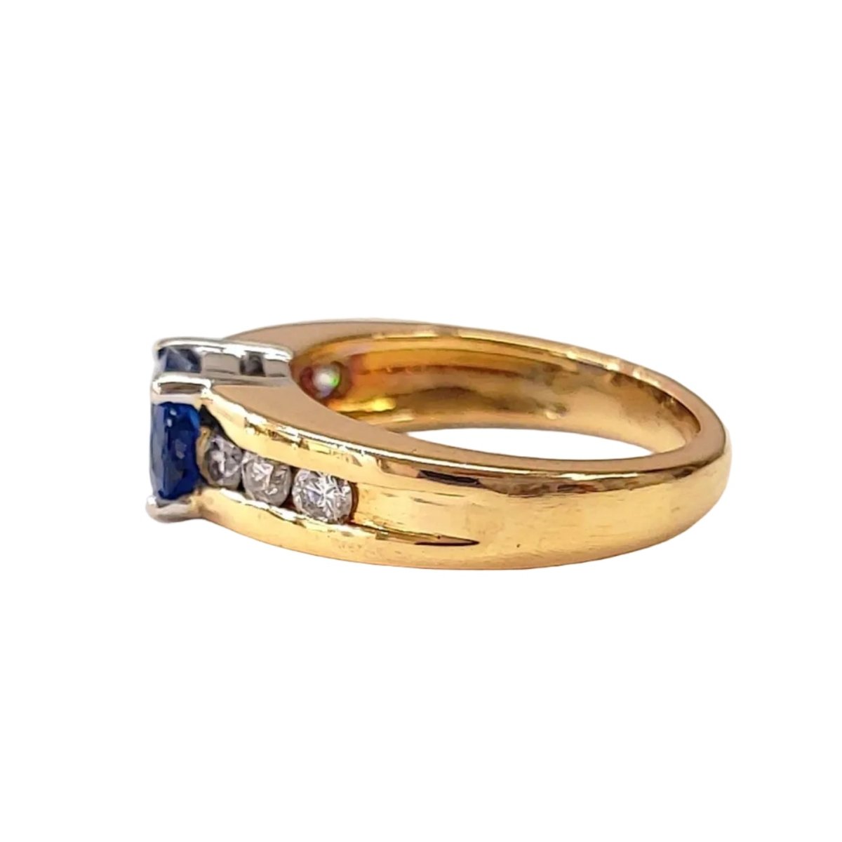 Bague en or jaune, or blanc, saphir, et diamants - Castafiore