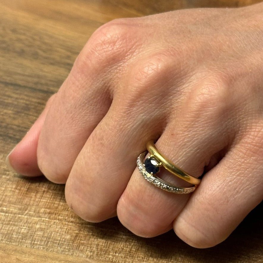 Bague en or jaune, or blanc, saphir et diamants - Castafiore