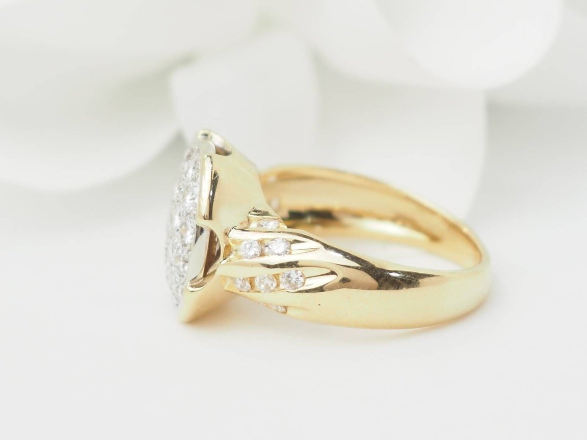 Bague en or jaune pavage de diamants - Castafiore