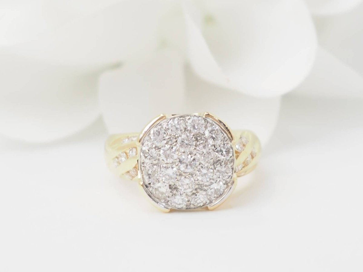 Bague en or jaune pavage de diamants - Castafiore