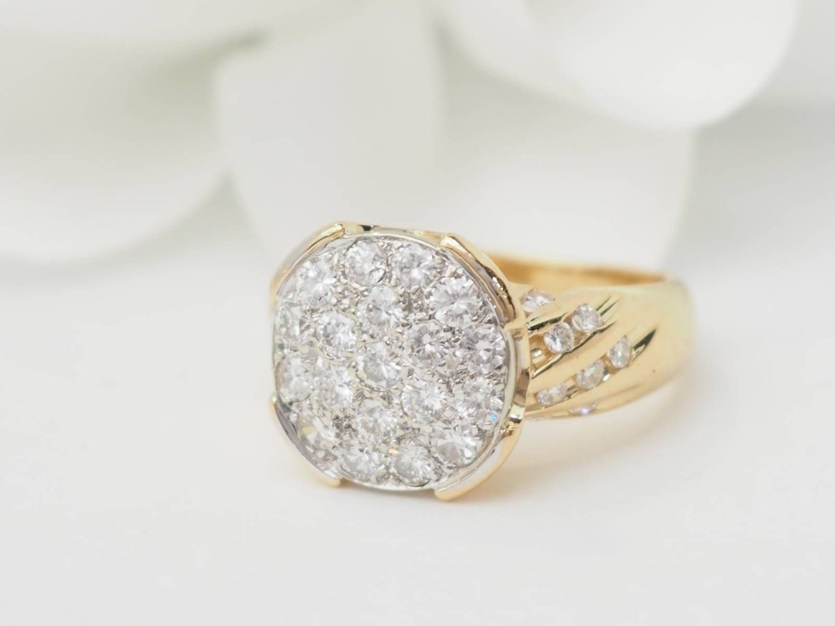 Bague en or jaune pavage de diamants - Castafiore