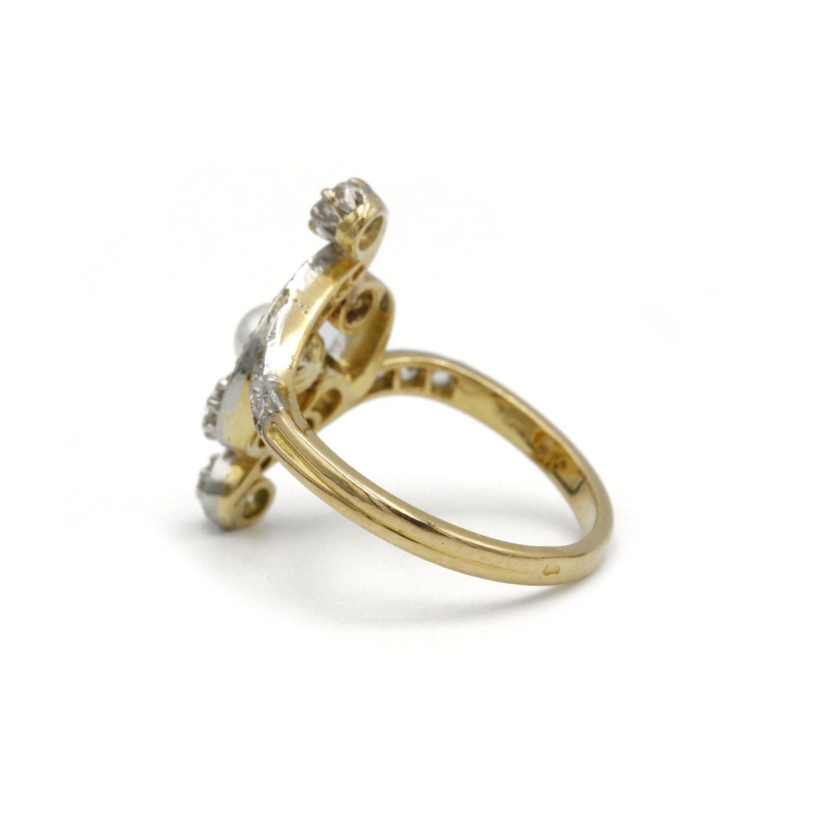 Bague en or jaune, perle et diamants - Castafiore