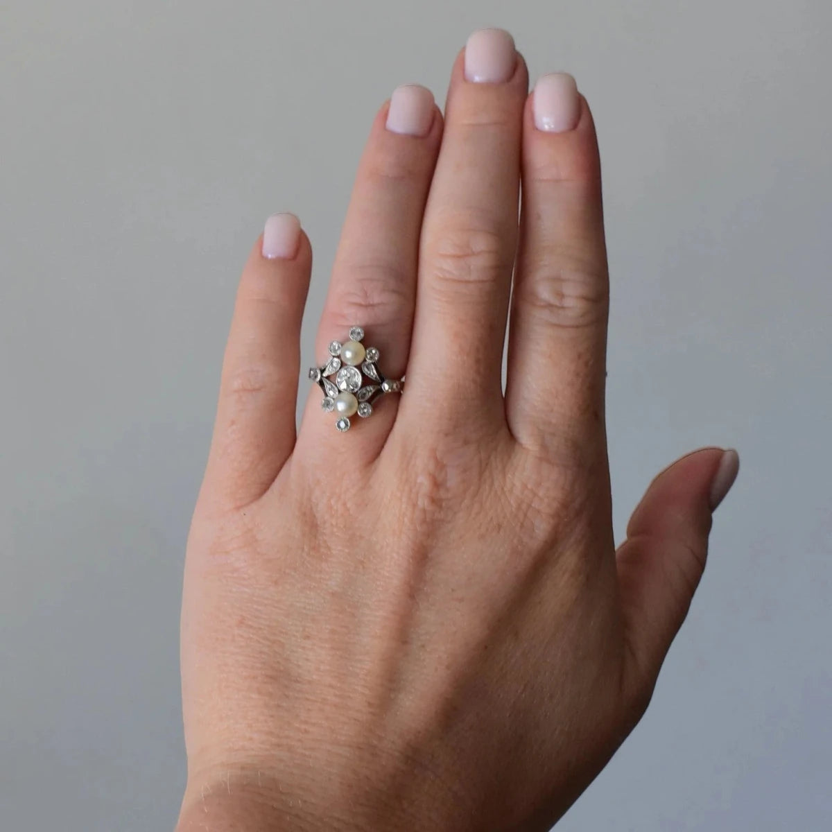 Bague en or jaune, perles et diamants - Castafiore
