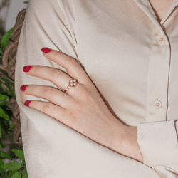 Bague en or jaune, perles et rubis - Castafiore