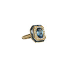 Bague en or jaune, pierre bleue et diamants - Castafiore