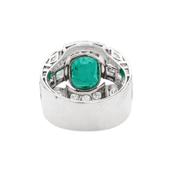Ring emerald from Colombia, diamonds, paltinium, yellow gold.