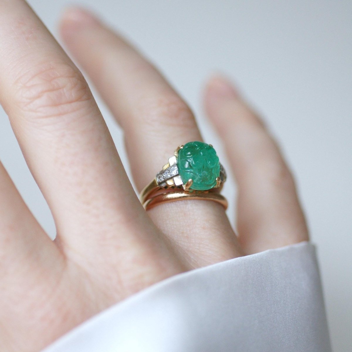 Bague en or jaune, platine, émeraude, et diamants - Castafiore