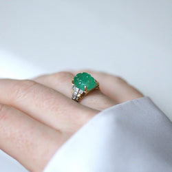 Bague en or jaune, platine, émeraude, et diamants - Castafiore