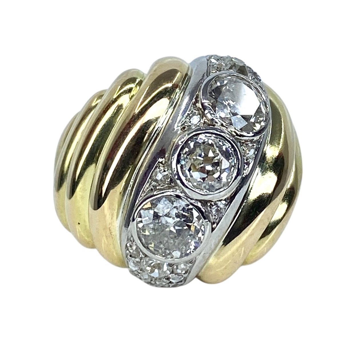 Bague en or jaune, platine et diamants - Castafiore