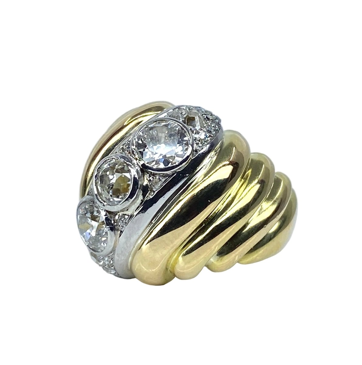 Bague en or jaune, platine et diamants - Castafiore
