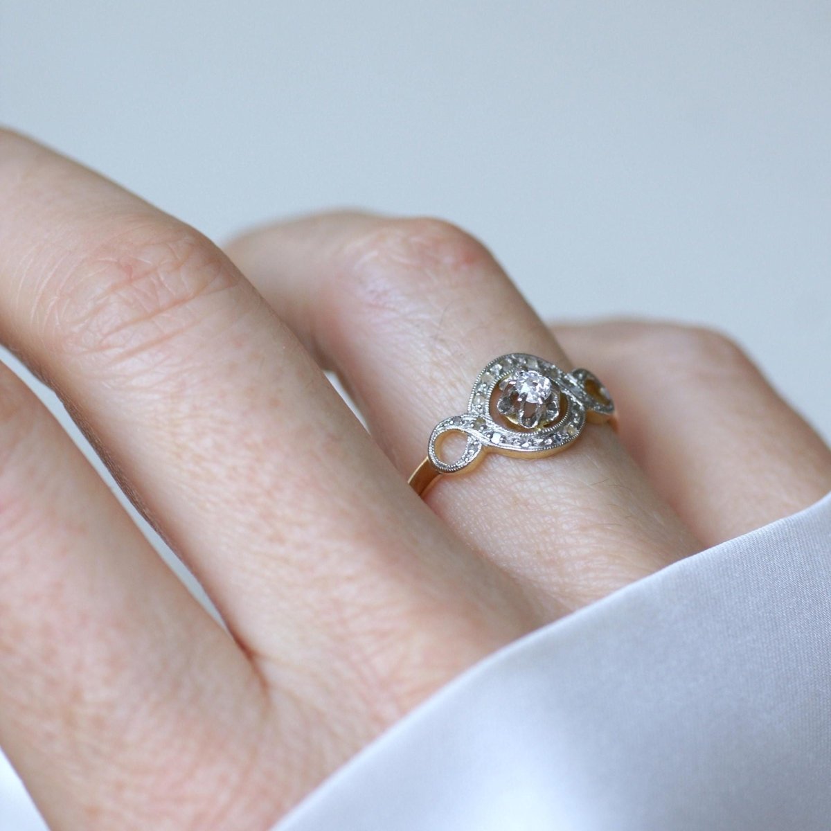 Bague en or jaune, platine et diamants - Castafiore
