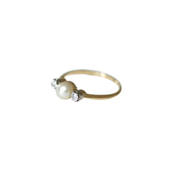 Bague en or jaune, platine, perle, et diamants - Castafiore