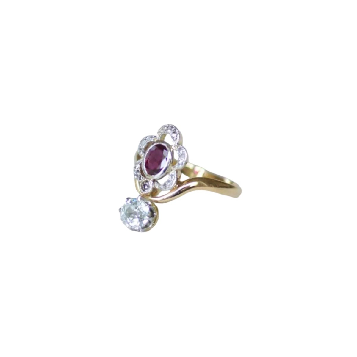 Bague en or jaune, platine, rubis, et diamants - Castafiore