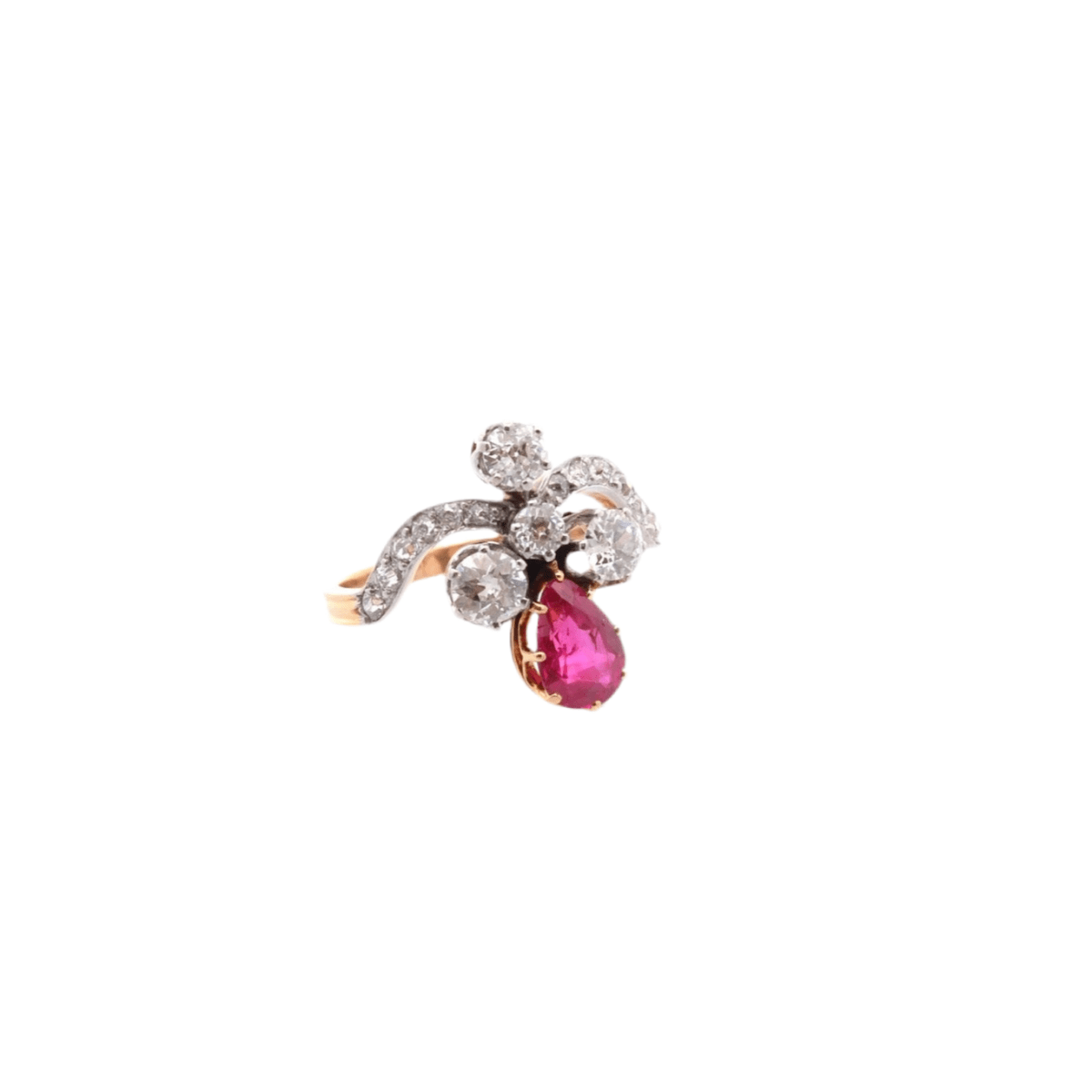 Bague en or jaune, platine, rubis et diamants - Castafiore