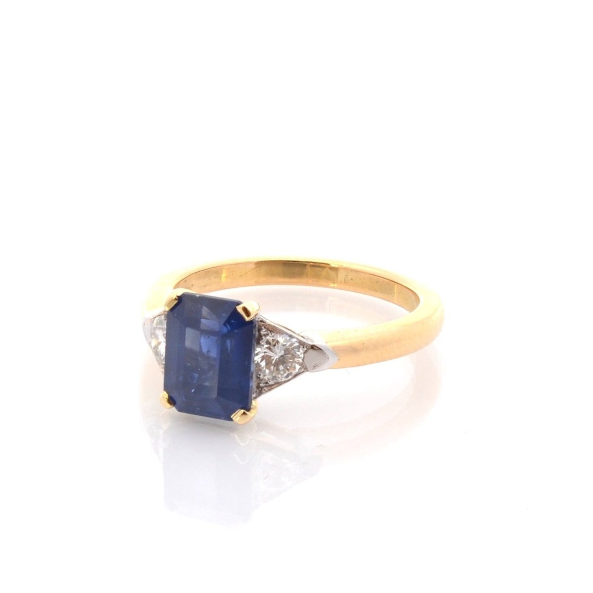 Bague en or jaune, platine, saphir et diamants - Castafiore