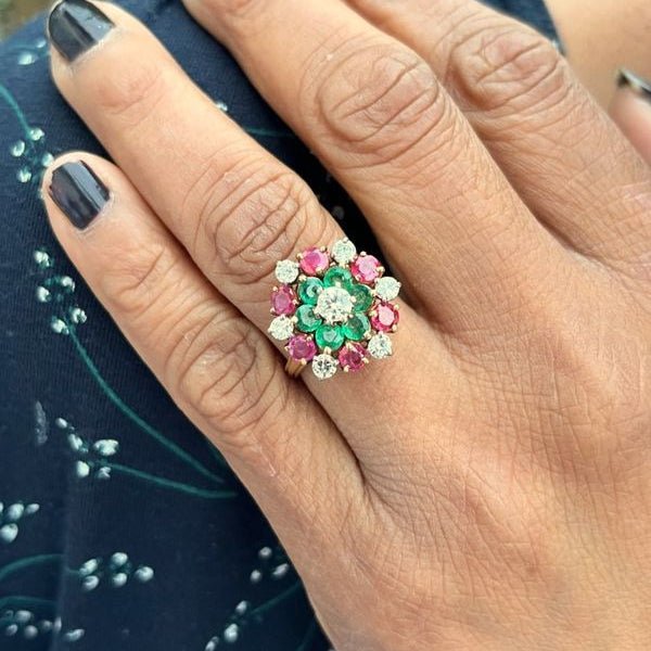 Bague en or jaune, rubis, émeraude et diamant - Castafiore