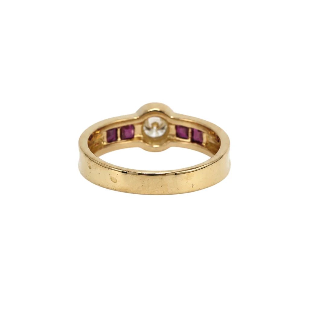 Bague en or jaune, rubis et diamant - Castafiore