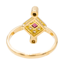 Bague en or jaune, rubis et diamant - Castafiore