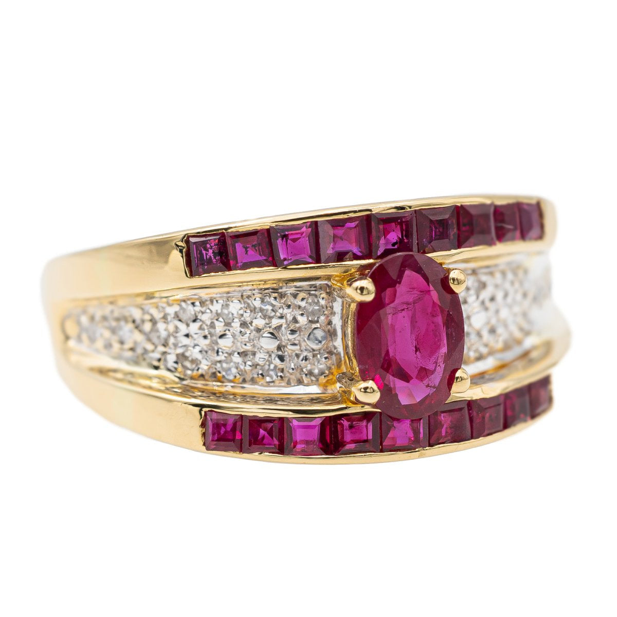Bague en or jaune, rubis et diamant - Castafiore