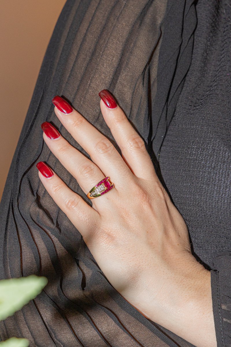 Bague en or jaune, rubis et diamant - Castafiore