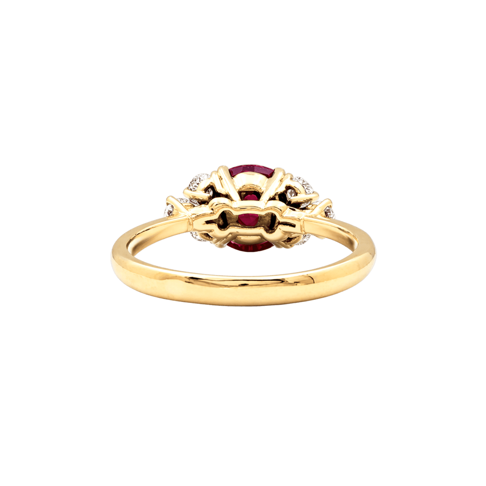 Ring yellow gold, rubies and diamonds.