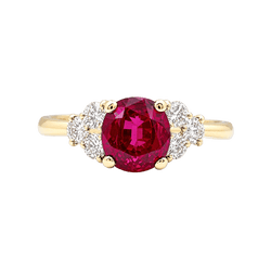 Ring yellow gold, rubies and diamonds.