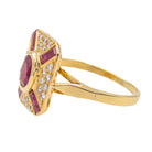 Bague en or jaune, rubis et diamants - Castafiore