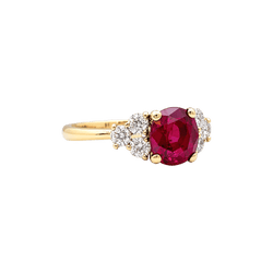 Ring yellow gold, rubies and diamonds.