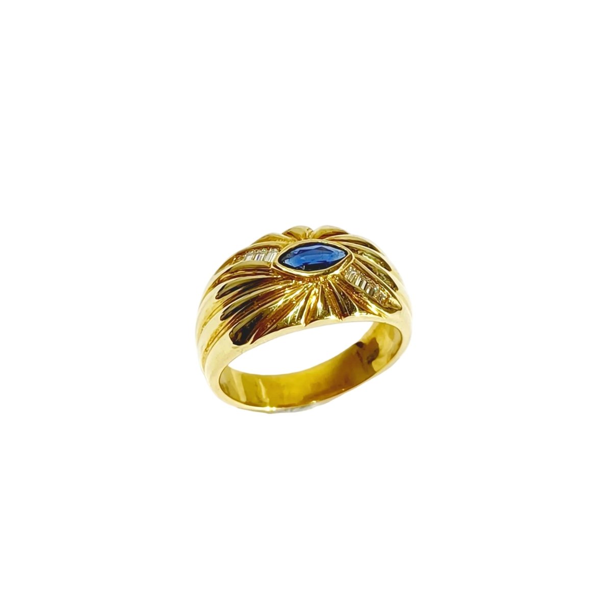 Bague en or jaune, saphir et diamants - Castafiore