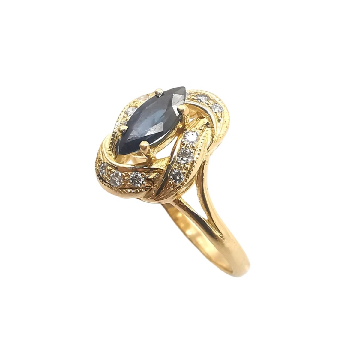 Bague en or jaune, saphir et diamants - Castafiore